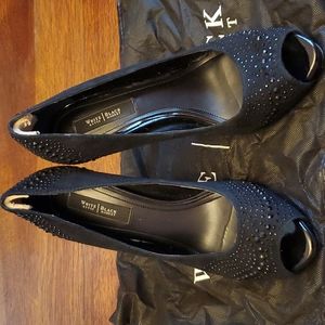 Style chrystol high heeled shoes, black